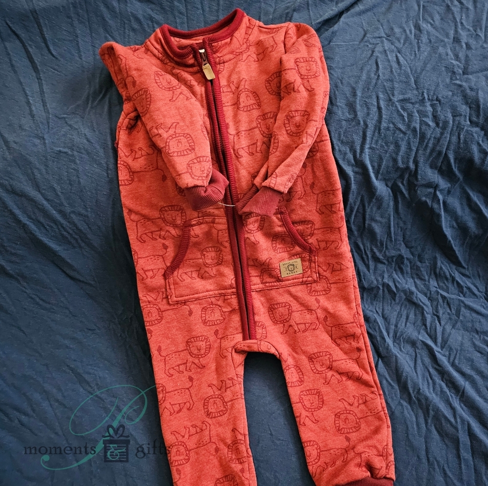 New without Tags Carters 24 Month adorable Red Lion One Piece Zippered Jumpsuit